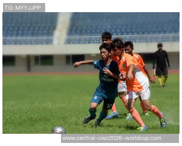 自由足球德克的传奇之路:从街头到赛场的梦想与坚持